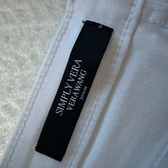 Simply Vera Vera Wang White Denim Shorts - Picture 2 of 5